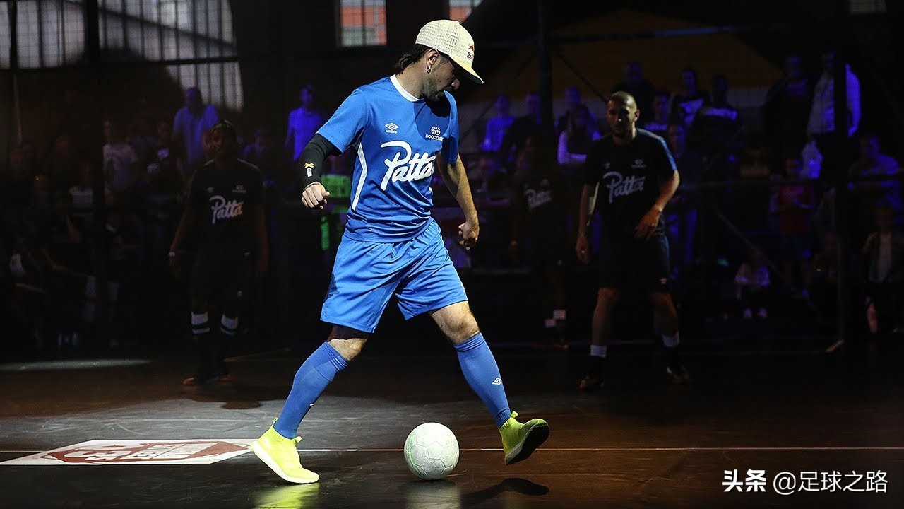 花式足球17个技巧教案,足球赛踢法攻略