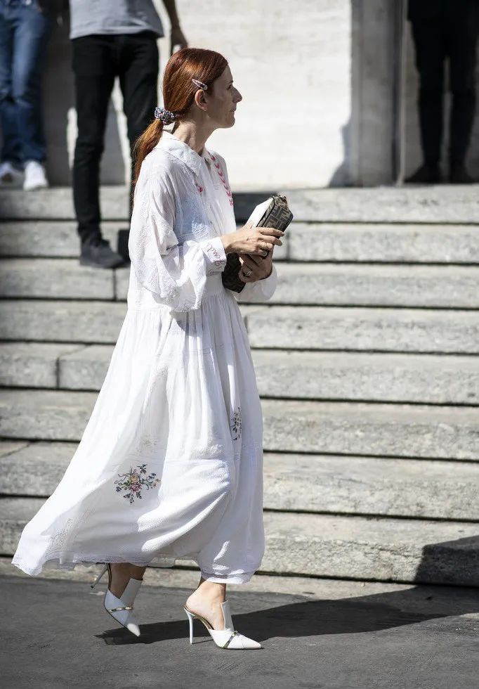 矮个子穿娃娃裙,穿娃娃裙适合扎的发型