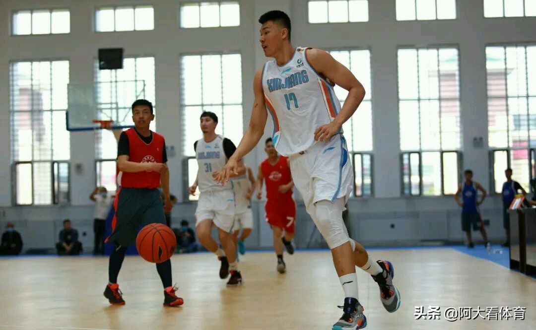 北京时间4月29日是*疆新**男篮一个有潜力的新秀小将范子铭的生日！
