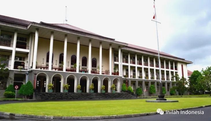 荷兰是怎么统治印度尼西亚的,荷兰与印度尼西亚