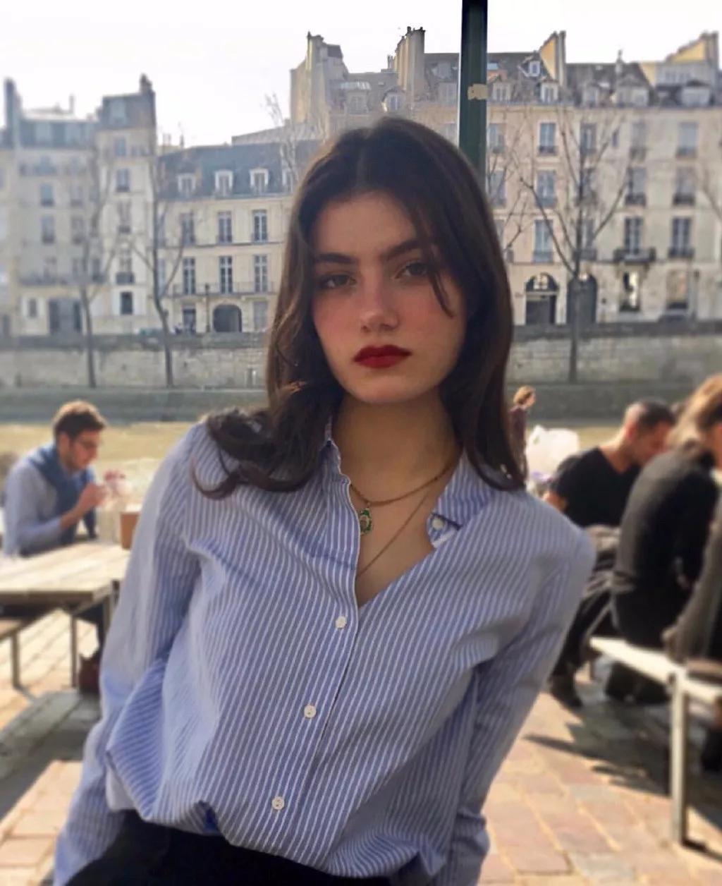 春日懒散头发怎么扎,低层次感中长发怎么打理