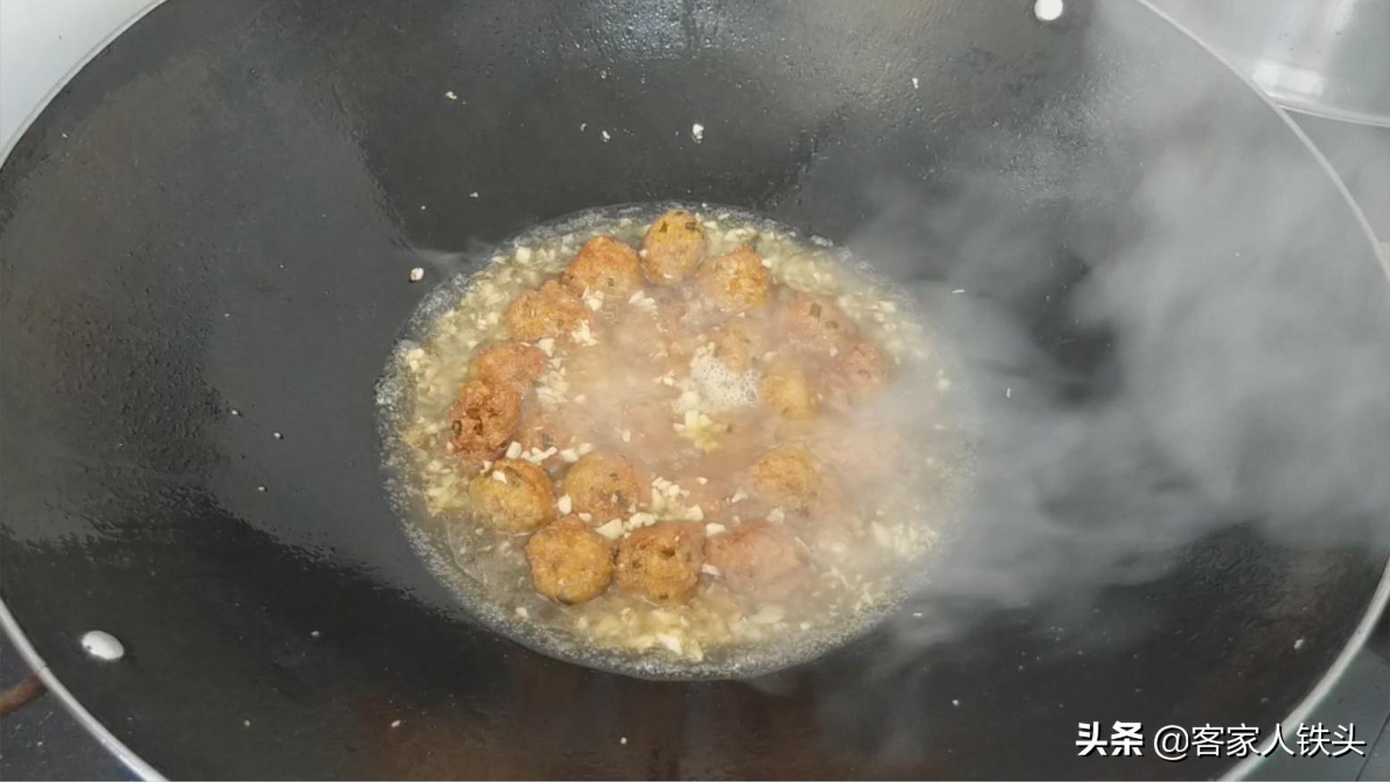 藕丸子怎样做出来q弹不易煮烂,怎样做莲藕丸子才好吃呢