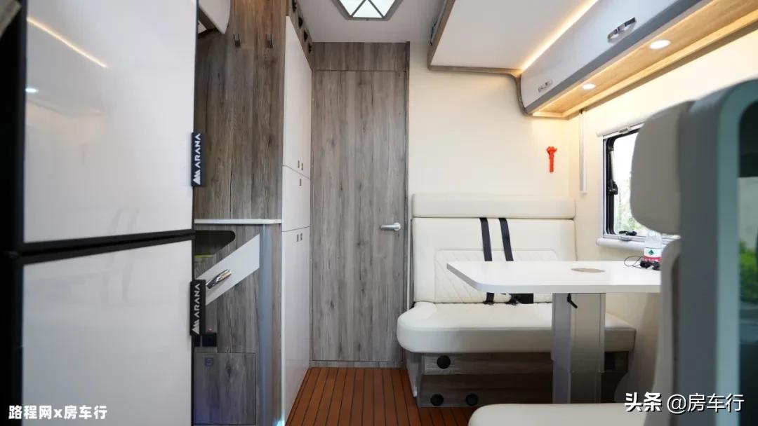持久续航+超大独立厨卫区，新款霍夫勒启翔后全拓房车