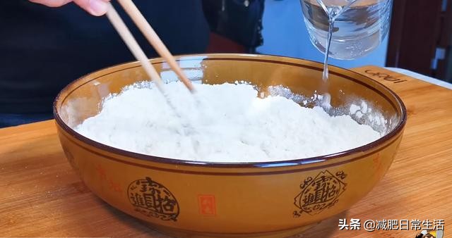 做手擀面要不要放碱,做手擀面条忘放盐了怎么办