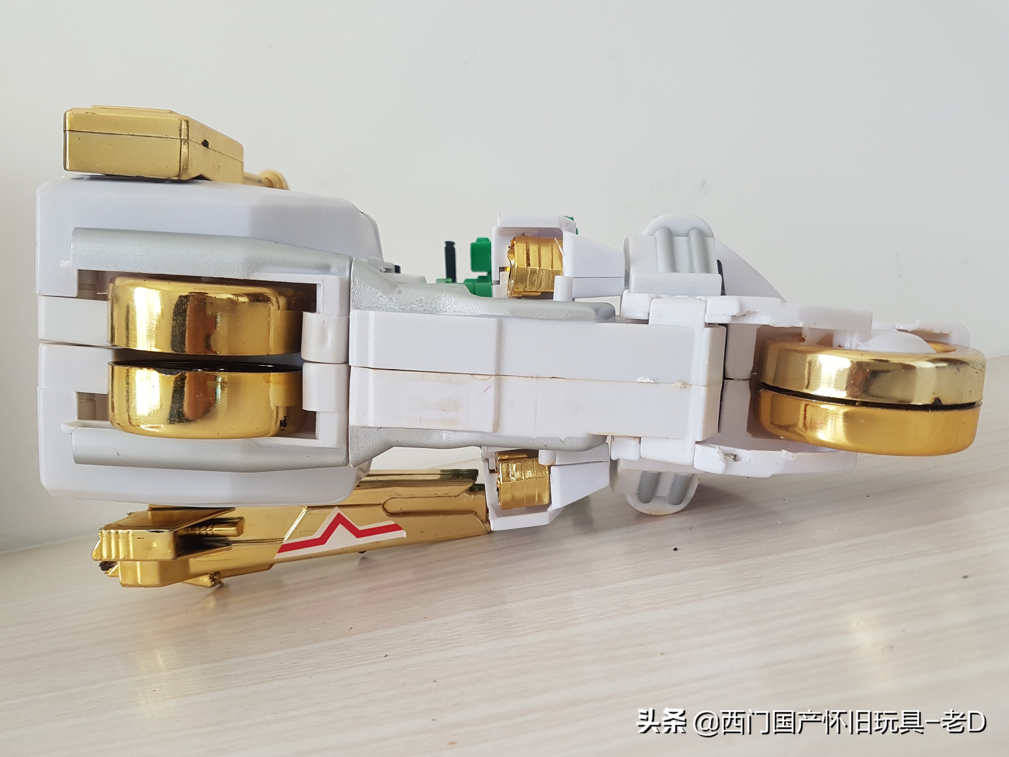 0022A勇者警察-骑士刑警DX-老D电镀放大