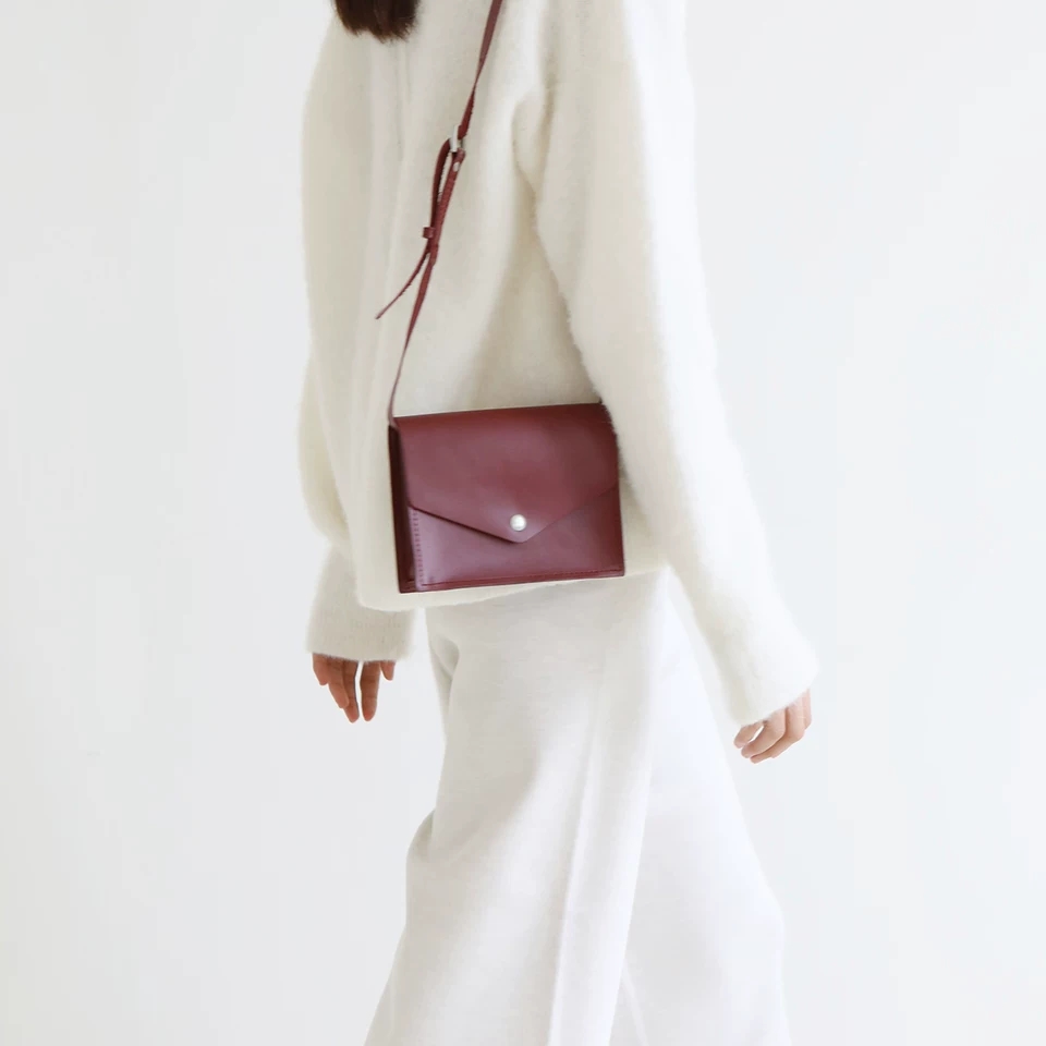 和小ck差不多的牌子的包,小众轻奢包品牌小ck