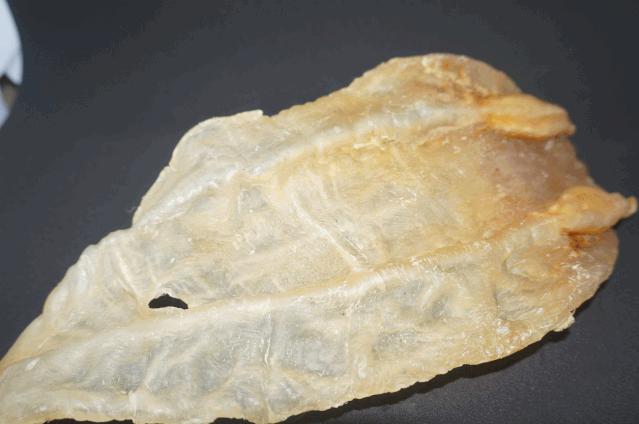 花胶放阴凉的地方还是干燥,买回来的花胶发霉是正常的吗