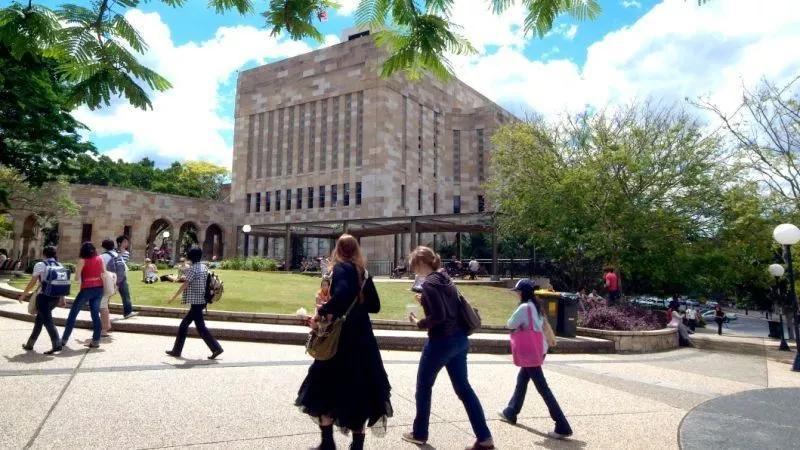 过海关被拉进小黑屋会发生什么,过海关被关进小黑屋怎么办