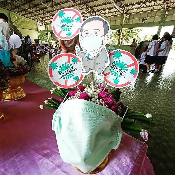 疫情之下的拜师节，泰国学生将“花盘”玩出了新花样