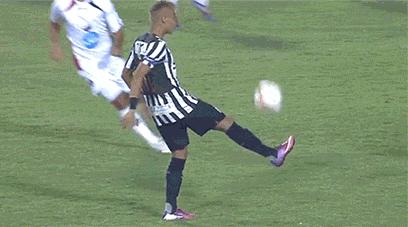 足球场激情战术,现役11人最强足球球员组成的阵容