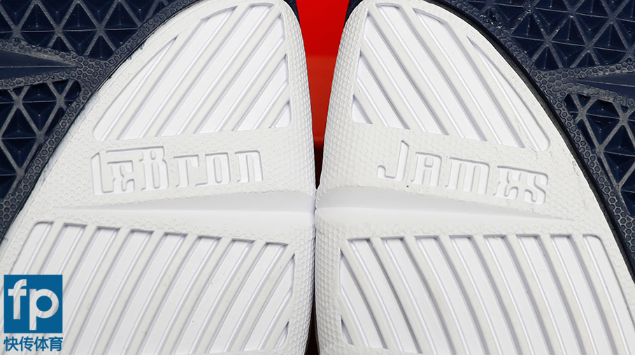 zoomlebronnxxt娴嬭瘎,zoomlebron3鎷嗚В