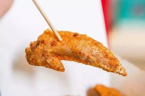 鸡头鸡屁股适合幼犬吃吗,鸡头和鸡屁股为什么有毒