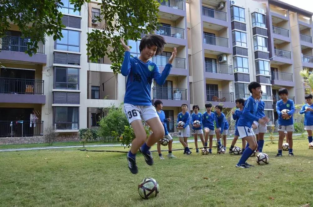 我国拿过几次世界杯冠军,足球史上最年轻的世界杯冠军