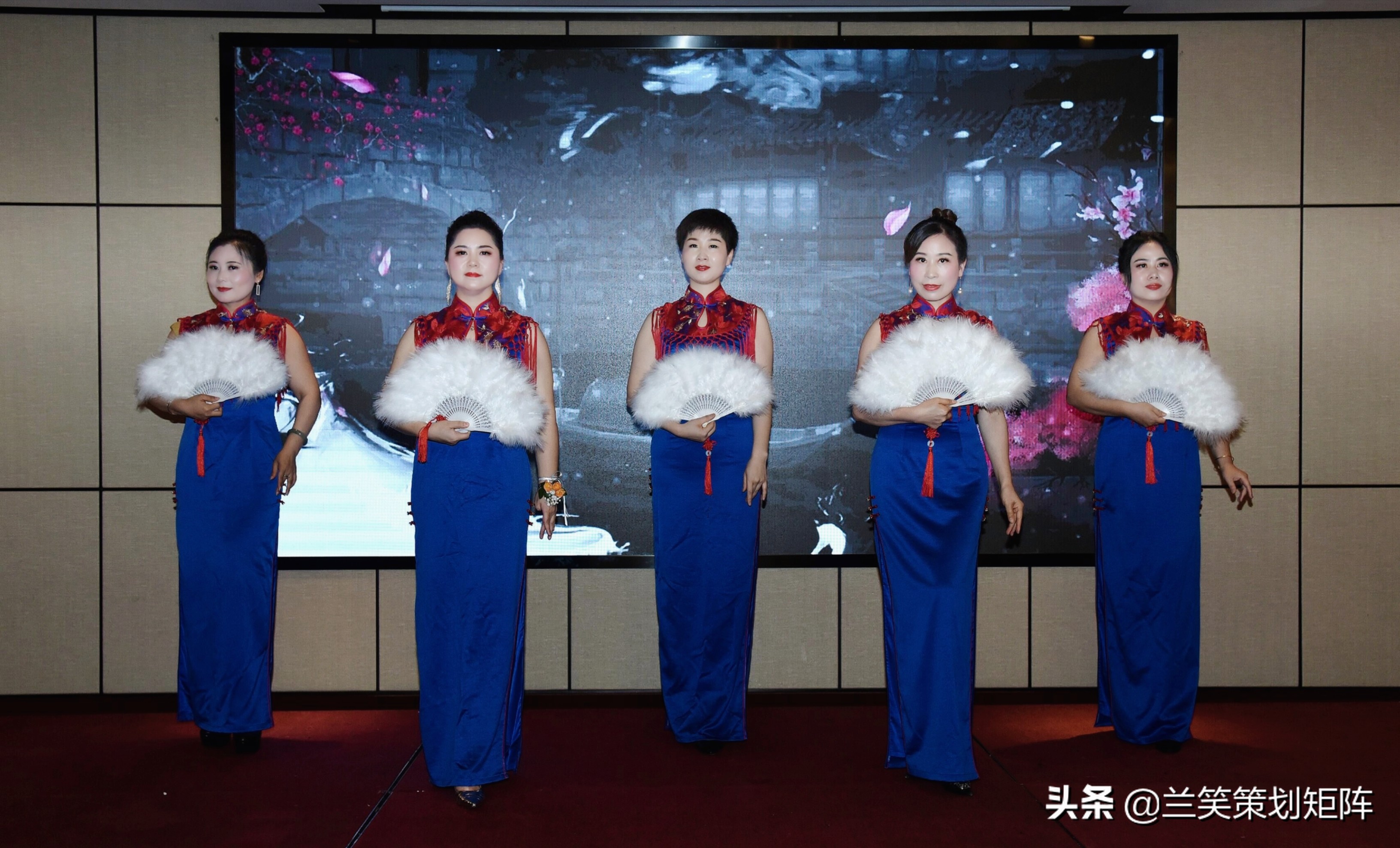 完美遇见女主角,完美遇见美容盘发