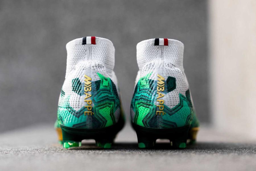 nike姆巴佩足球测评,nike为球星的专属鞋垫