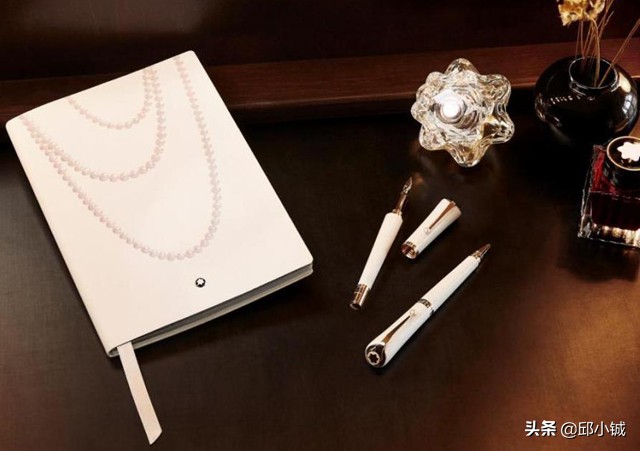 属于女王的节日,属于女王节的仪式感