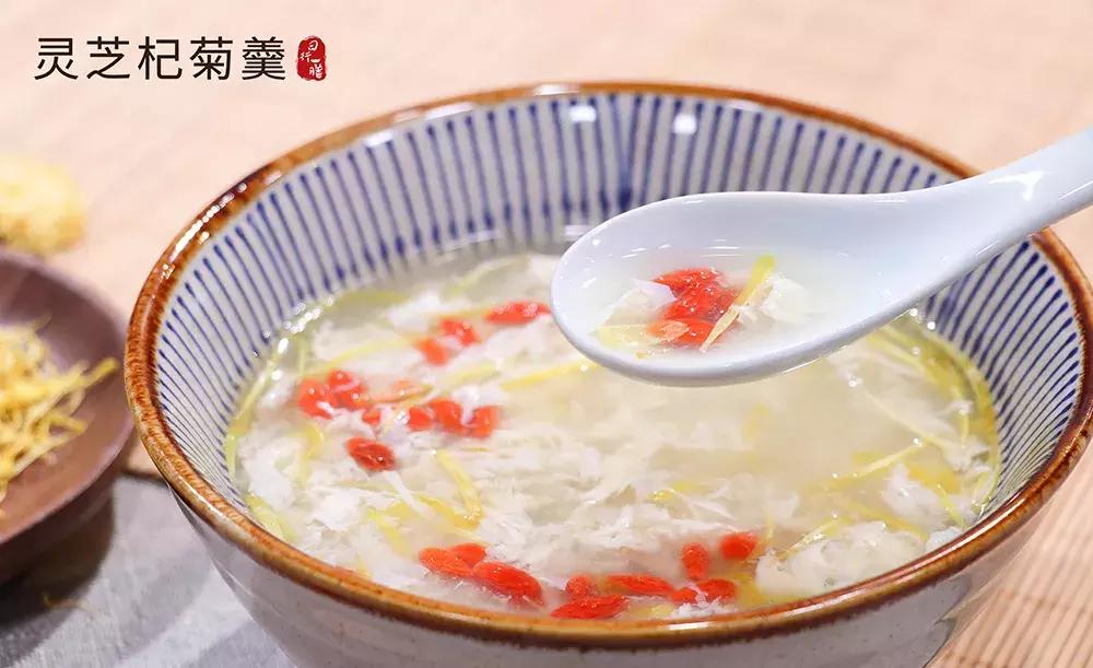 养肝鸡蛋羹食疗秘方,菊花枸杞炖鸡蛋