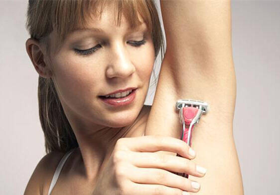 男人是喜欢女人化妆还是素颜,男人是喜欢女人装傻还是真傻