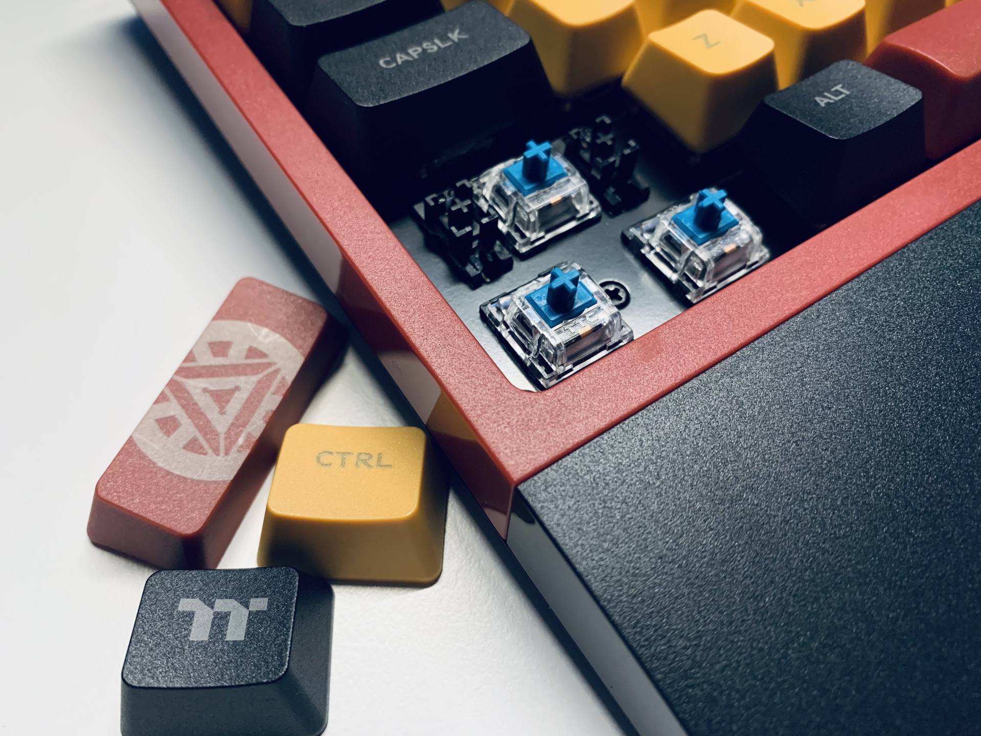 送媳妇爱你3000遍，G521钢铁侠版机械键盘开箱