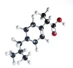婴儿发热退热药吃多少,宝宝发热如何正确使用退热药