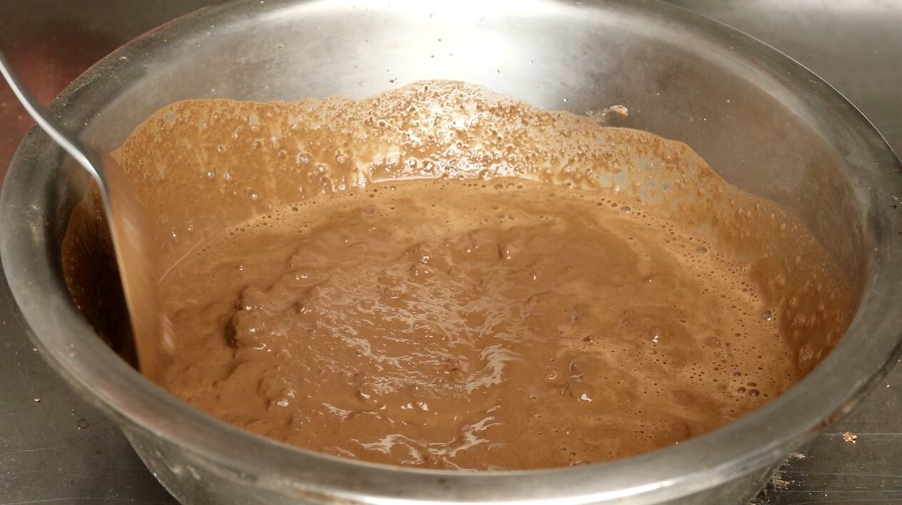 老妈腌咸鸡蛋的视频,妈妈腌咸鸭蛋的腌制方法