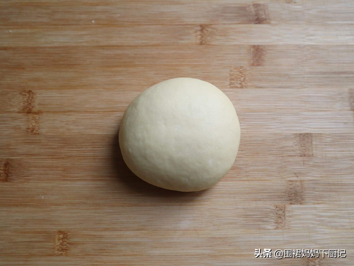 怎么做披萨饼皮酥脆,在家做披萨饼的饼皮