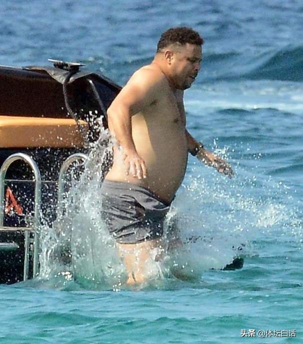 大罗年轻照,足球大罗