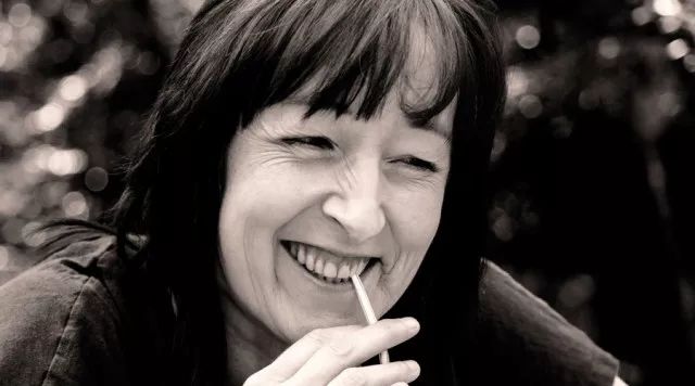 牙齿被牙签掏空了怎么补,牙签已经进到牙齿里面怎么办