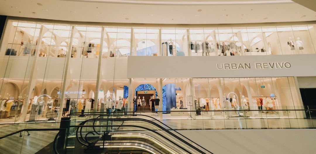 深度|营收超50亿的UR不再去做谁的学生