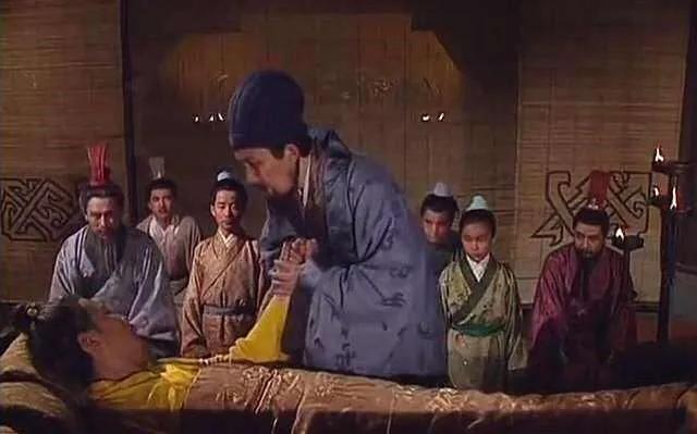 曹操错斩蔡瑁张允回到三国,曹操中了周瑜之计误斩了蔡瑁和谁