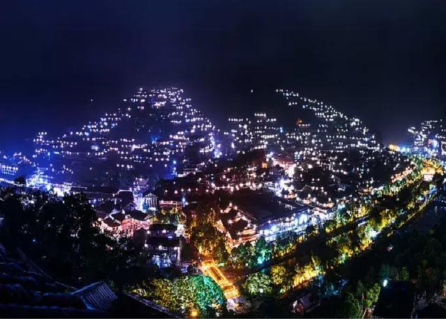 贵州黄果树瀑布和小七孔怎么选,多彩贵州荔波小七孔西江千户苗寨