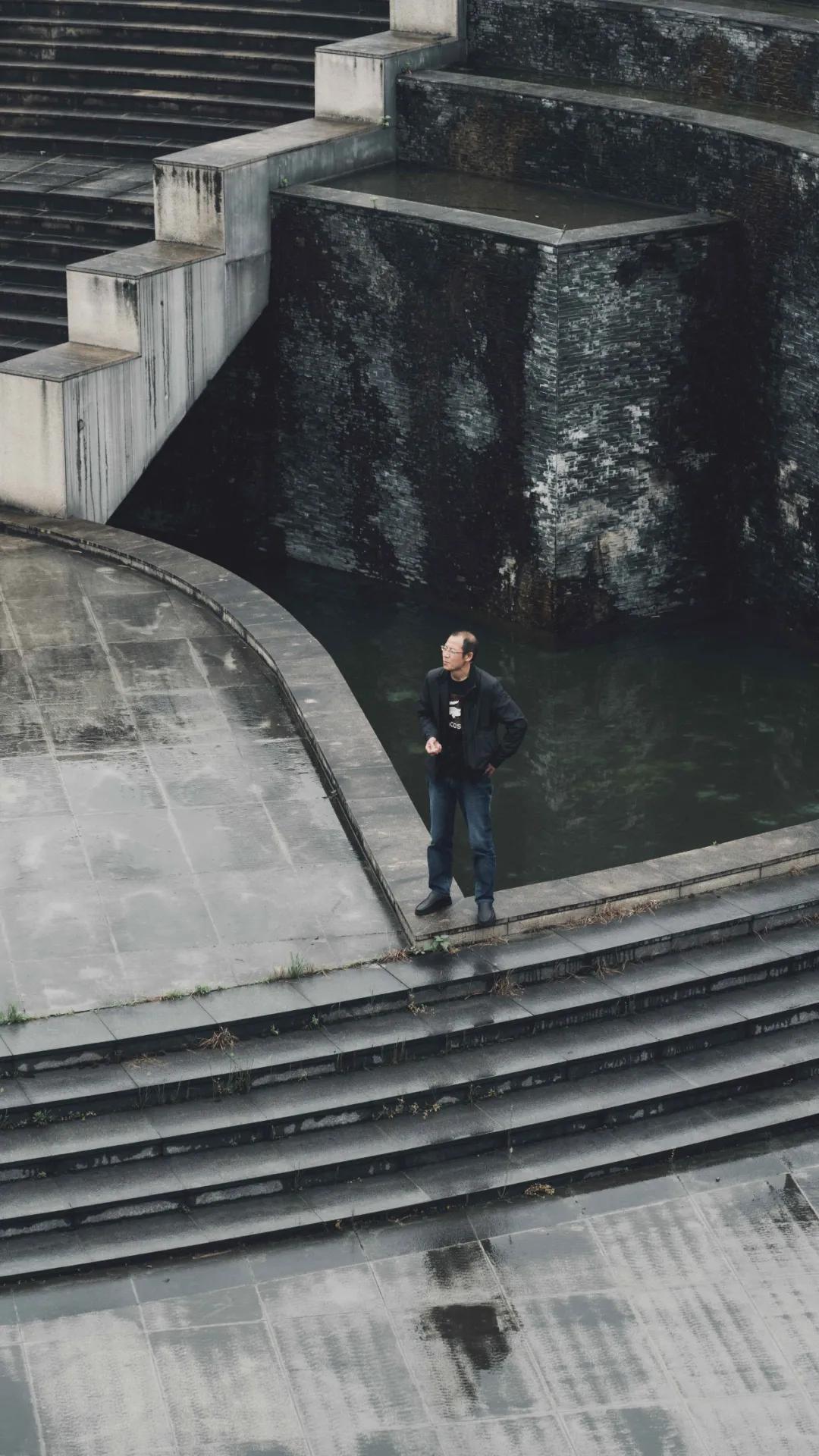 聚是一团火散是满天星完整的,聚是一团火散是满天星