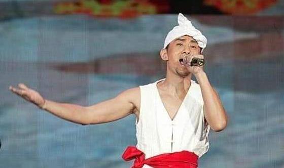 旭日阳刚落魄街头卖唱,旭日阳刚草根歌星组合