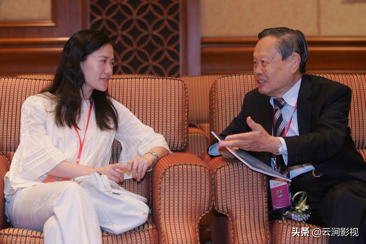 杨振宁翁帆哪一年结的婚,翁帆为什么要和杨振宁结婚