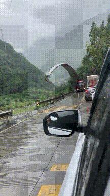 军训爆笑gif,军训时的搞笑瞬间图图