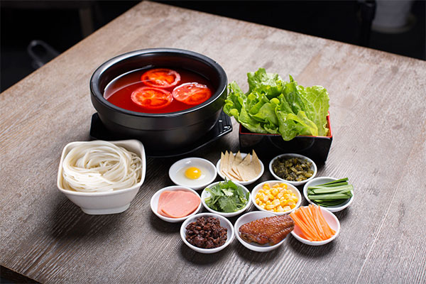 十秒到云南过桥米线创始人,河南正宗十秒到过桥米线