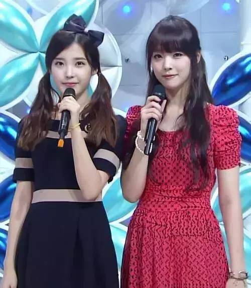 iu悼念雪莉的图片,iu得知雪莉去世崩溃大哭