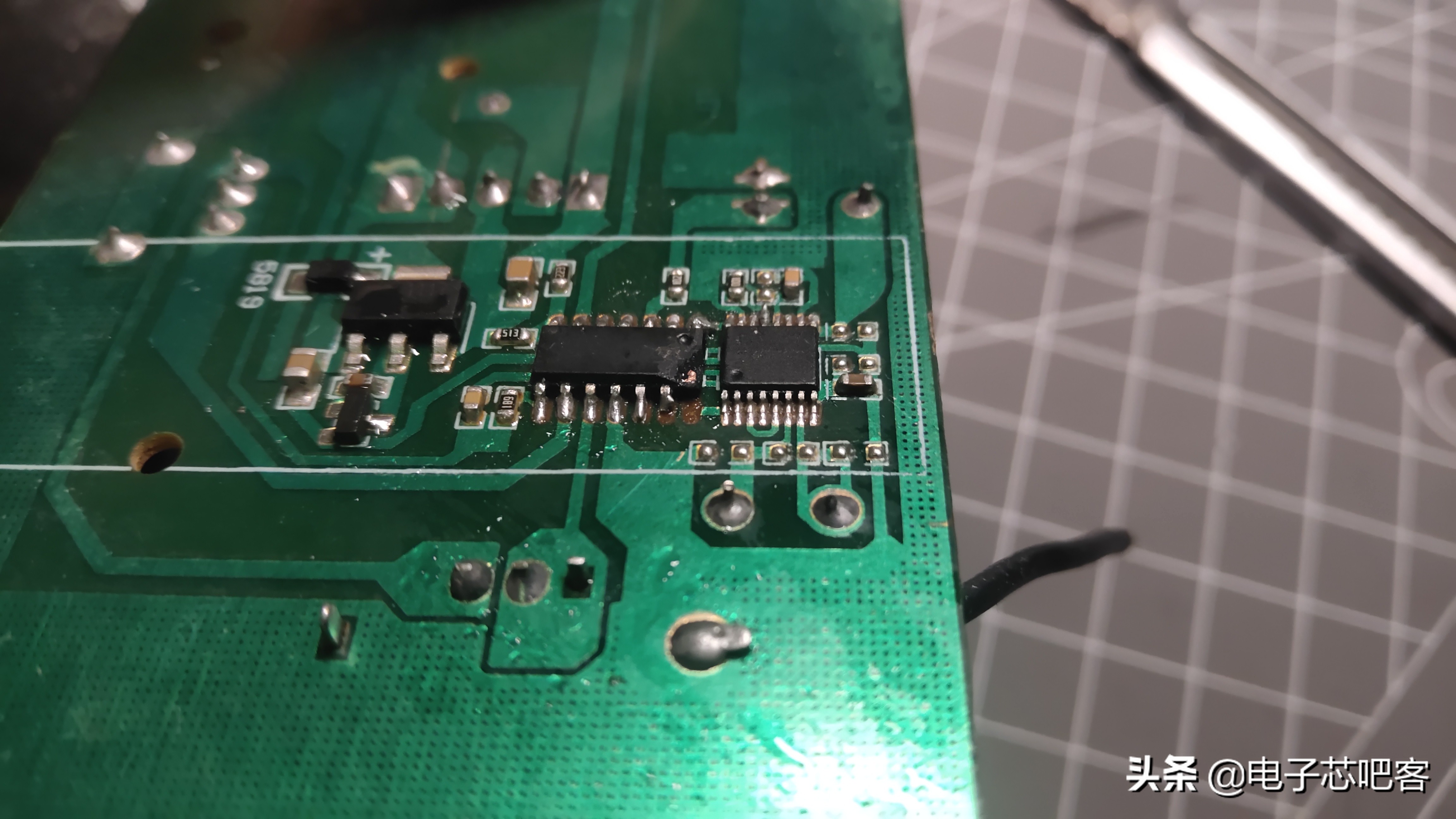 固定翼飞机遥控器坏了,遥控飞机遥控器坏了怎么修