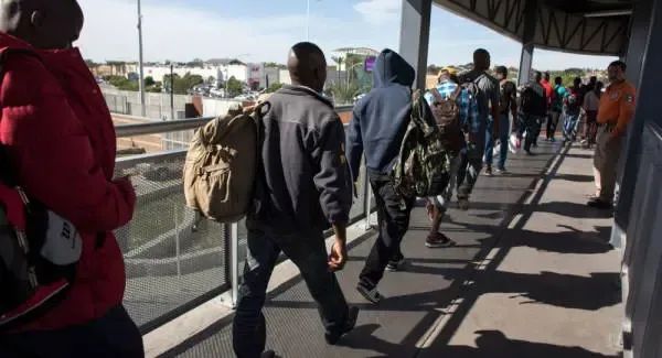 美国移民中心堪比“病毒培养皿”,连洗手肥皂都不提供