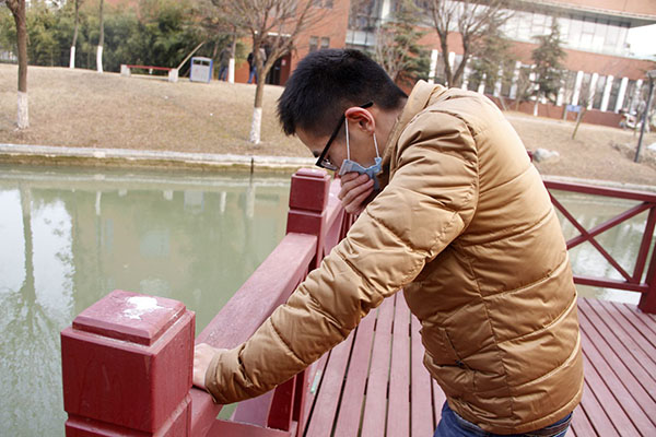 咳痰咳出的痰分几类,咳痰颜色有什么区别