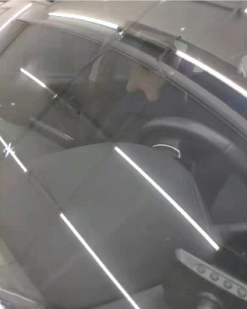 汽车玻璃很模糊怎么去除,汽车玻璃干净却还是模糊