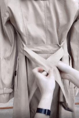 风衣怎么穿才好看简单,新式风衣穿搭技巧