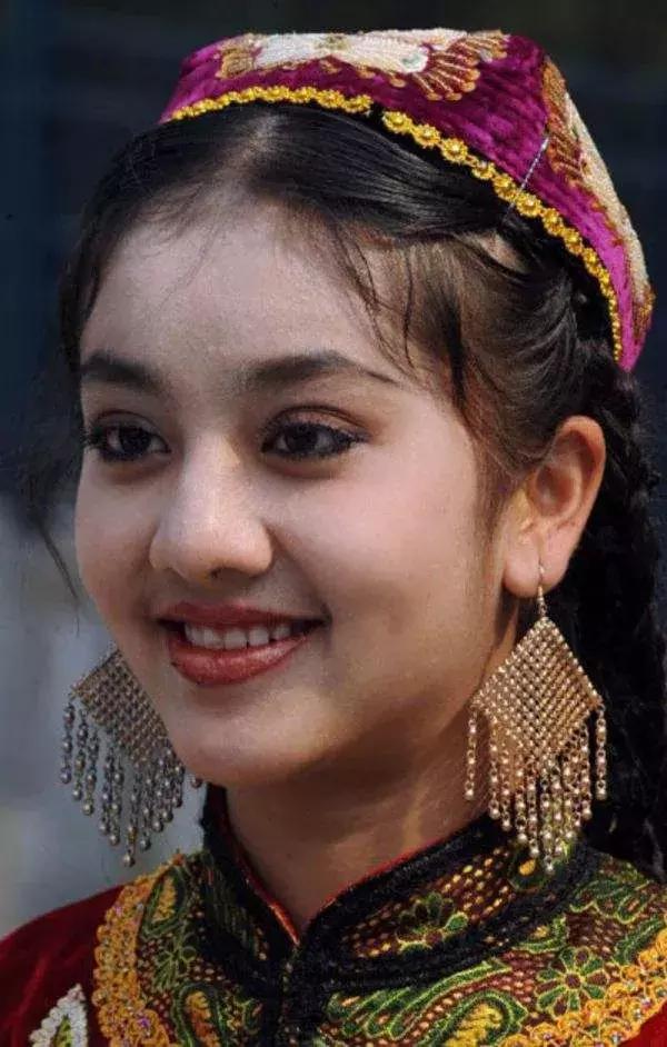 古力娜扎迪丽热巴头型一样吗,古力娜扎迪丽热巴侧脸