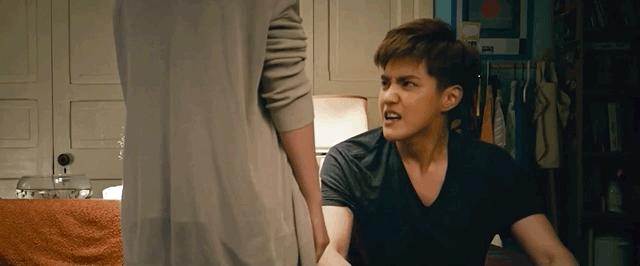 妈妈报警、六六道歉、资本弃子,到底谁令吴亦凡一步步跌落神坛?