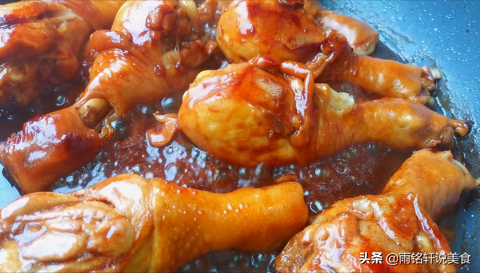 鸡腿怎么做又香又入味馋到流口水,不用一滴水炖一锅鲜香软糯的鸡腿