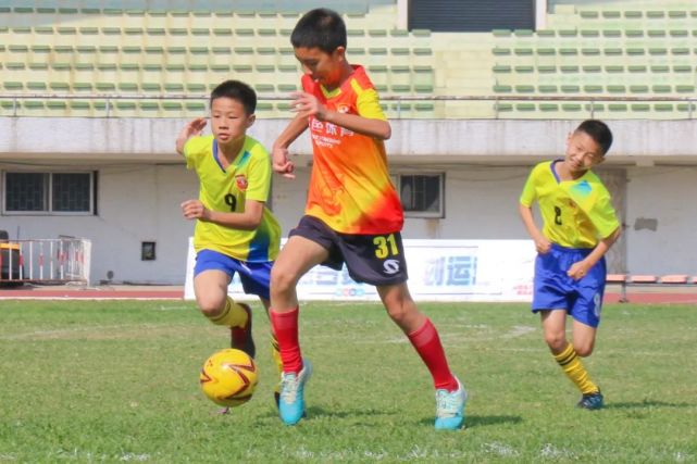 中国的足球青训vs校园足球,足球青训和校园足球