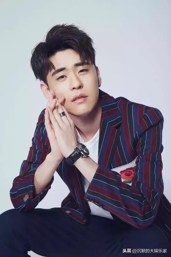 德云社相声高清完整版张云雷北京,张云雷从南京十米高台掉落