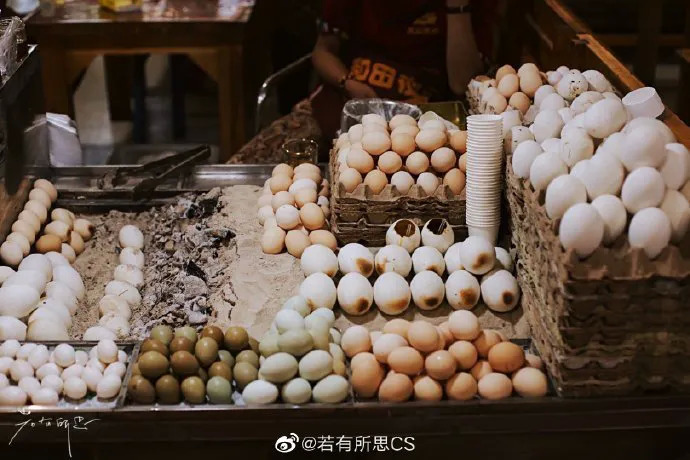 新疆和田夜市什么美食最好吃,和田夜市哪家的胡辣羊蹄好吃