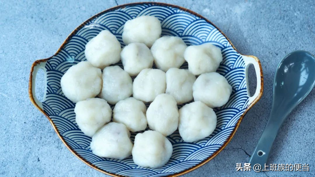 用火锅底料做鱼丸怎么做才好吃,大厨教你自制鱼丸q弹没腥味