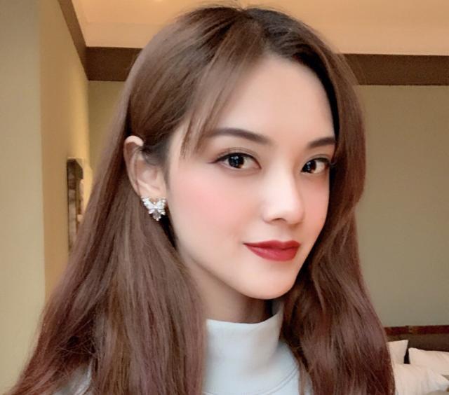 怎样让头发柔顺有光泽自然,如何让头发柔顺有光泽感